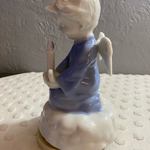 Vintage Japan Porcelain Angel Figurine Music Box - Picture 4 of 11